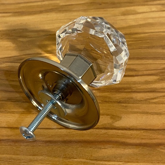 Beautiful-Stand Out Knob-Drawer-cabinet - Picture 9 of 13